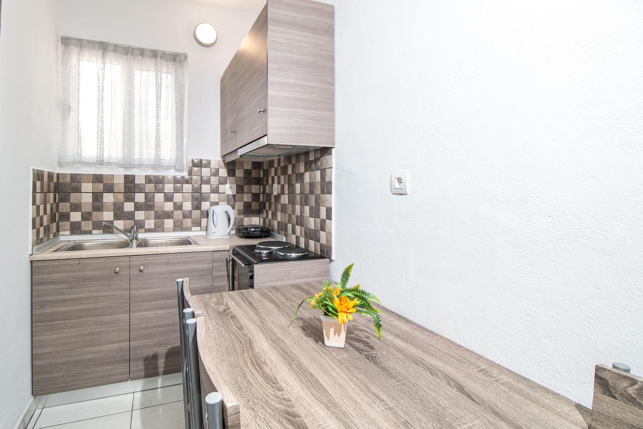 Toulas Studios & Apts No2 Faliraki Bagian luar foto