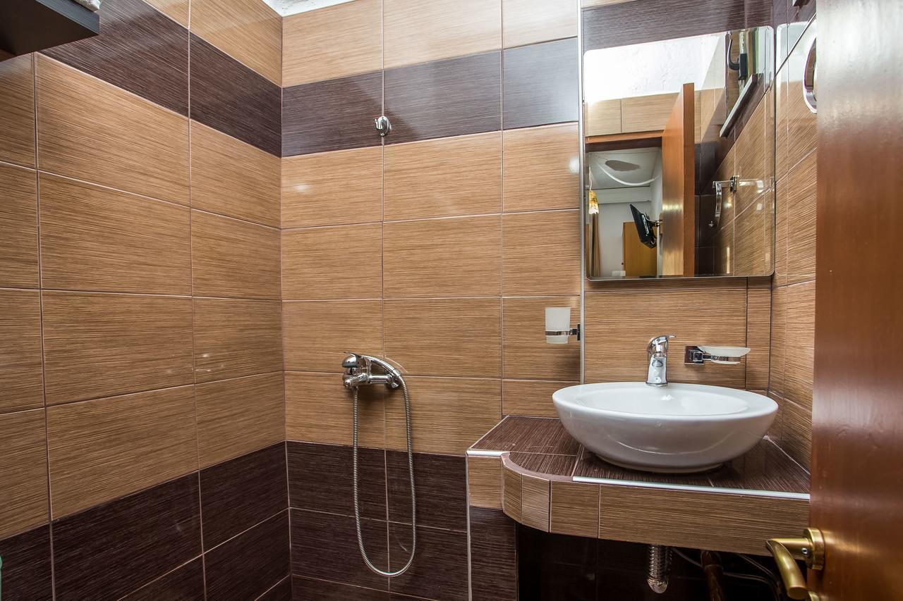 Toulas Studios & Apts No2 Faliraki Bagian luar foto