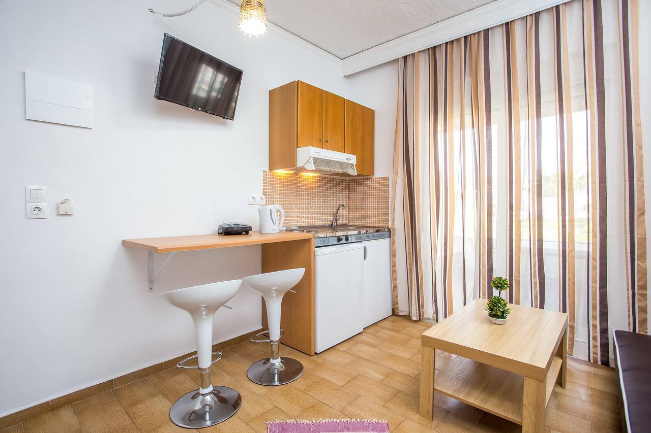 Toulas Studios & Apts No2 Faliraki Bagian luar foto